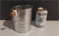 Vintage 3-Cup Flour Sifter