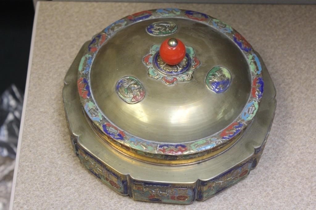 Vintage Chinese Round Box