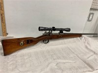 Winchester Model 98 - 308 cal rifle,Weaver scope.
