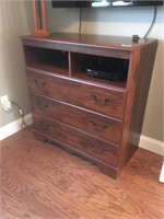 3 drawer dresser/tv stand 38x20x40