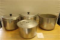 Cook pots with side handles