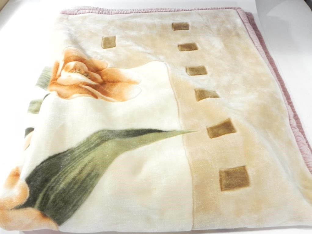 LARGE HEAVY FLEECE FLORAL BLANKET