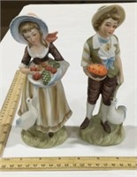 2 Lefton ceramic figurines