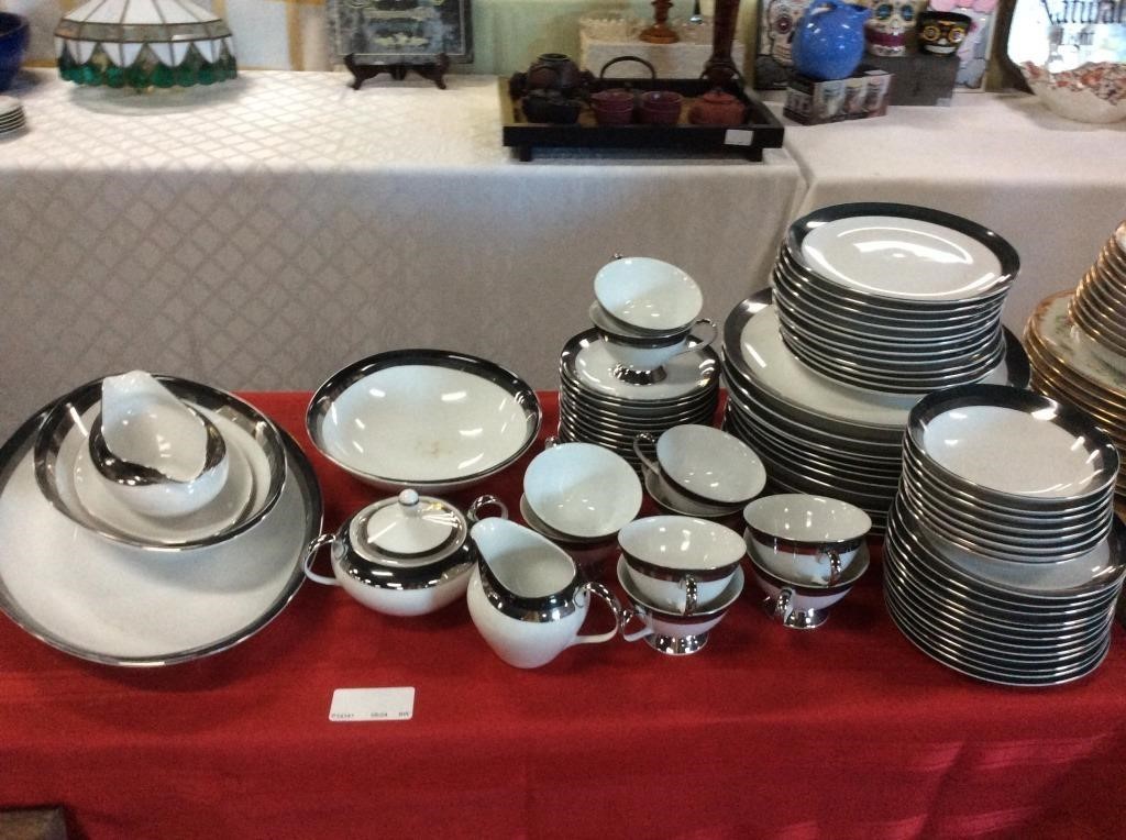 73 piece Meito china