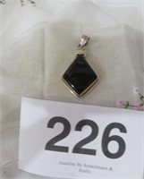 925 BLACK ONYX PENDAT 14.78 GRAMS