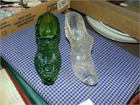 (1) Peridot (1) Daisy & Button Art Glass Shoe