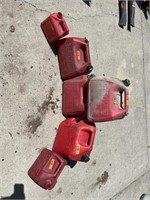 Lot of plastic gas cans (6)