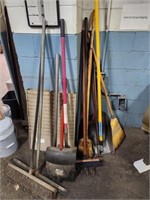GROUP OF VARIOUS LONG HANDLED TOOLS