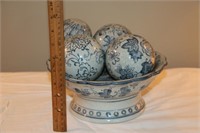 Ceramic Blue/White Bowl with Ceramic Balls