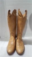 Size 8.5 B cowboy boots