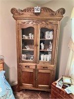 Antique Oak Pie Safe/Cabinet(LR)