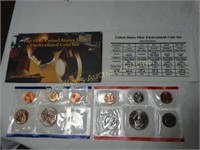 1995 (P-D) 12pc. uncirculated coin set w/ orig.