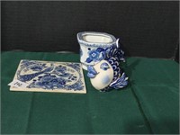 Group of 3 blue and white items. Porcelain fish