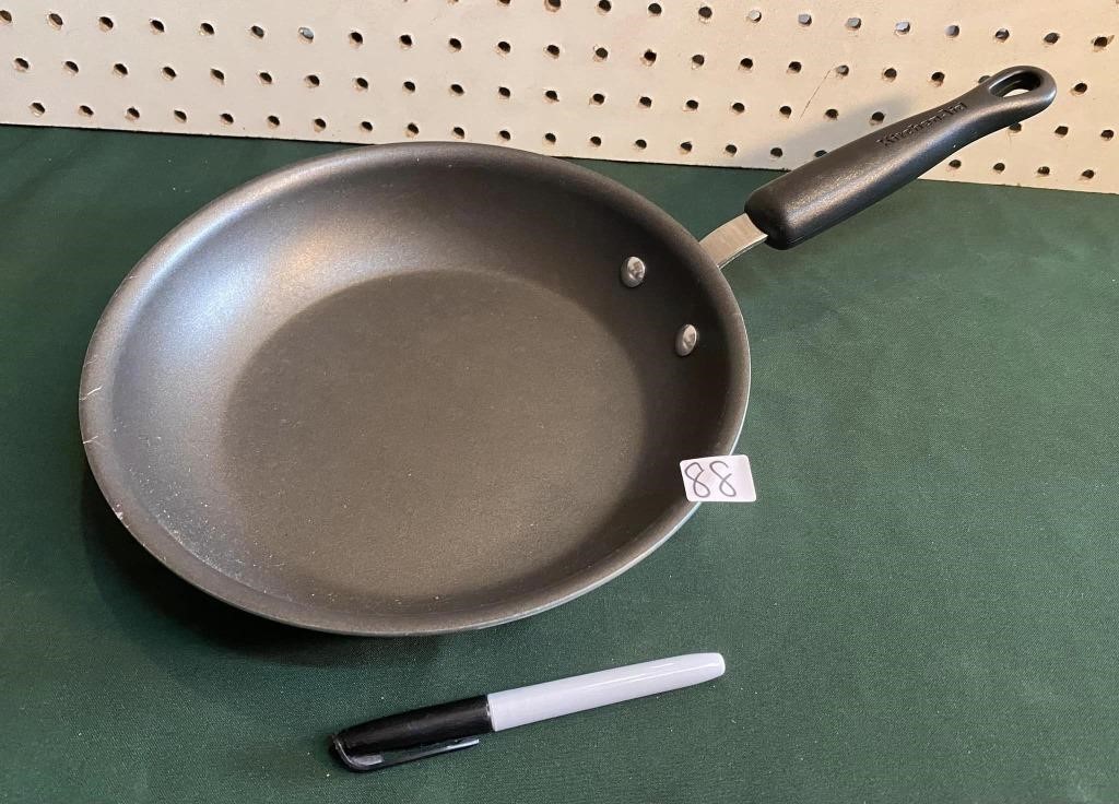 FRY PAN