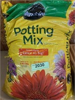 Miracle-gro potting soil