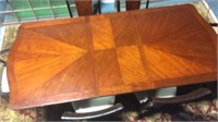 Beautiful Mahogany Wood Dining Table w/ 6 Chairs