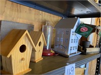 BIRD FEEDERS & BIRD HOUSES