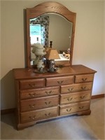 Solid Oak dresser w/mirror 56x19x80