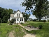 Tract 3: 5-bedroom home on 3.97 acre acreage site