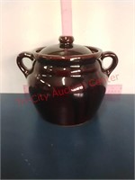 USA Brown Stoneware Baked Bean Pot & lid