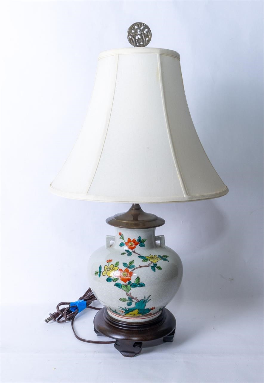 Chinese style porcelain lamp