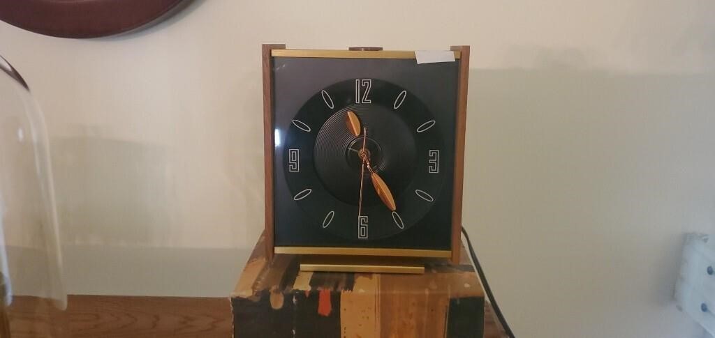 Vintage electric clock