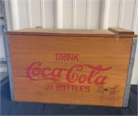 Vintage wood Coca-Cola box with hinged lid 11 X