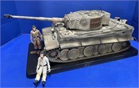 21 Century Tank with Figures