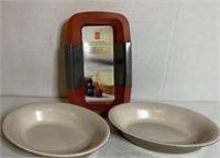 Silicone loaf pan and dishes