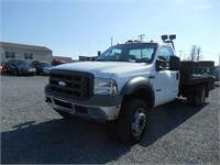 2005 Ford F450 XL Super Duty Dually Flatbed Truck