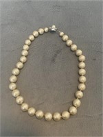 Vintage pearly beaded necklace