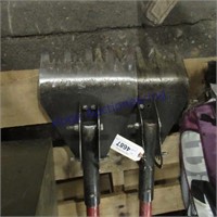 Pair of roofing shovels, short handles