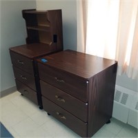 Set of 2 nightstand/dressers