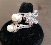 Pair of Marked 925 Sz 9 Rings. Swan w/ Red Stones