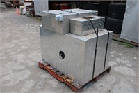 (3) Aluminium boxes / 3 coffres aluminum