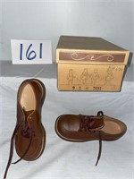BOY'S LEATHER SHOES SIZE 9B