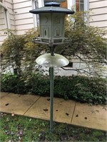 Colonial Styled Pet Zone Birdhouse and Feeder