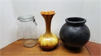 Super Jar, Golden Colored Vase / Black Vase