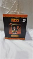 Nib 2001 large kiss pitcher