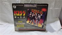 Nib 1998 illusive concepts kiss sculpture