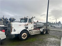 1985 Freightliner FLC12064T T/A Semi Truck