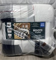Roots Home Queen 3 Pc Reversible Comforter