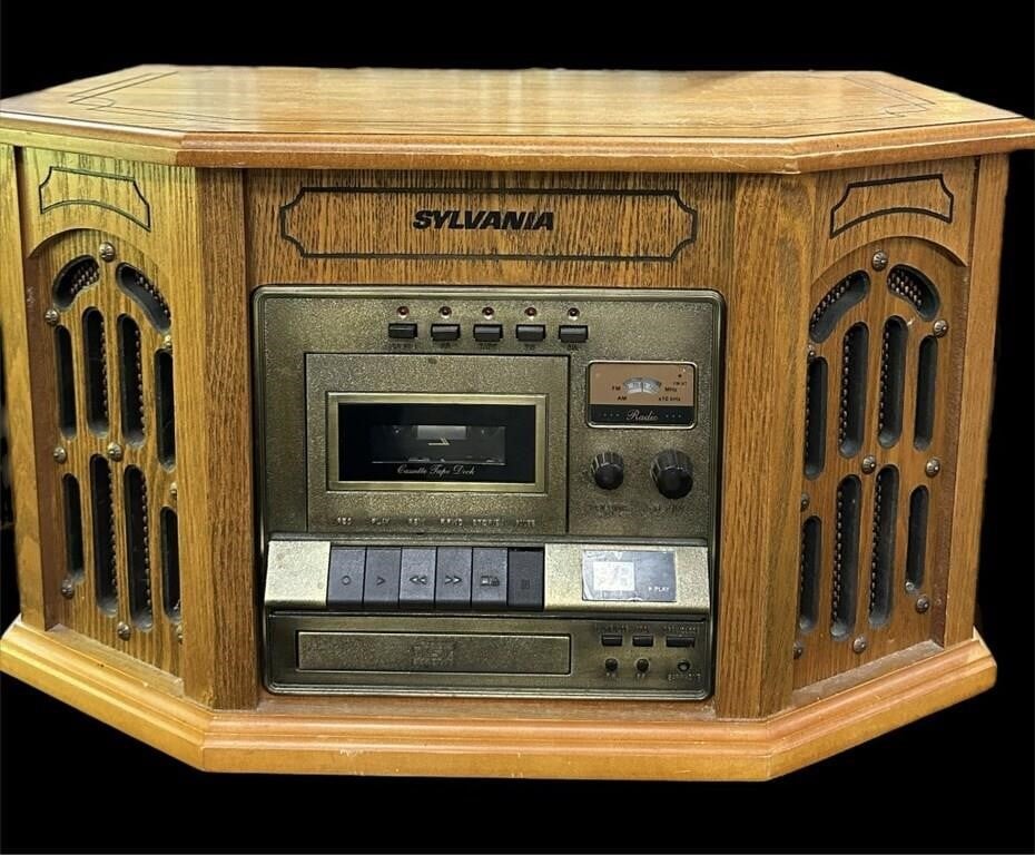 Sylvania AM FM Radio, Record Player & Cassette
