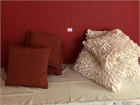 8 Decorative Throw Pillows