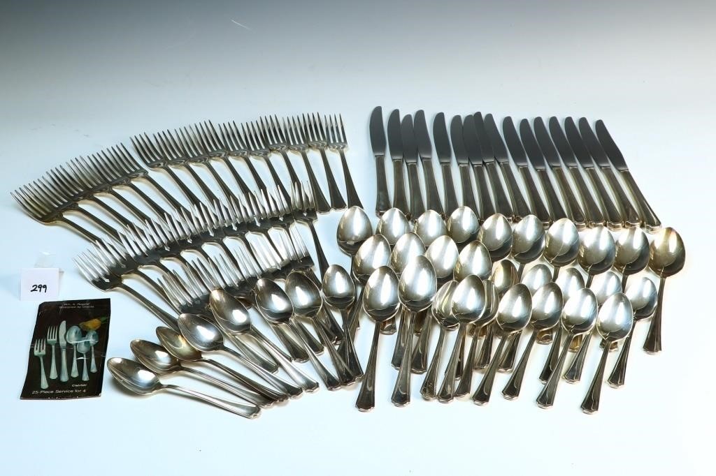 Oneida Flatware set