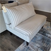ACCENT BENCH