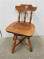 Vintage Maple sewing chair swivel top 18 in from
