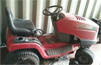 Scotts 16 hp / 42" cut lawn tractor/mower