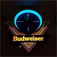 BUDWEISER LIGHTED CLOCK -WORKS!