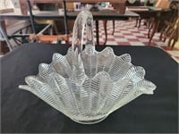 Huge 14x10 LE SMITH feather pattern glass basket